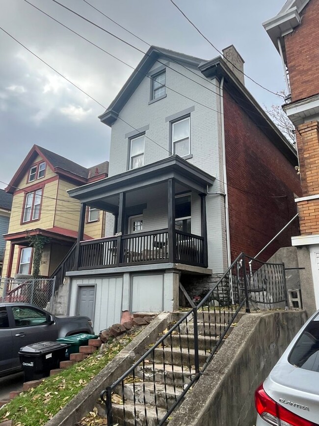 Photo - Five Bedroom Available for 26-27 School Year! House