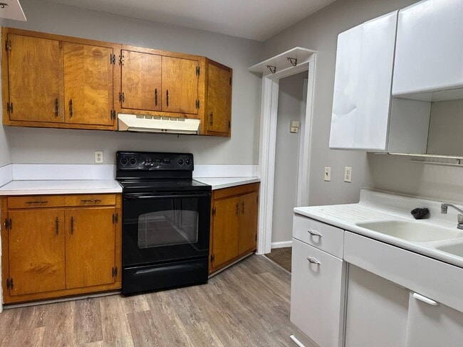 Foto del edificio - 1348 Springer St