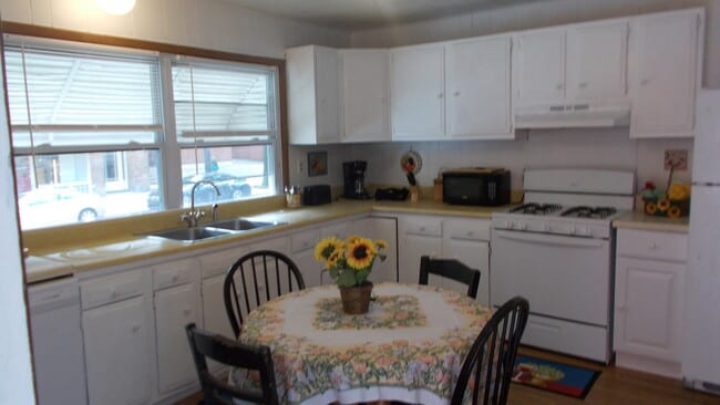 kitchen - 2196 Murray Hill Rd