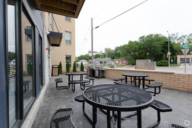 Grill Area - Spring City Crossing