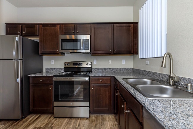 Renovated Red Rock 683 SQFT 1 Bed 1 Bath - The Covington by Picerne