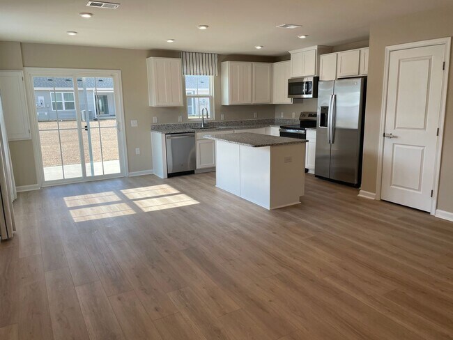 Foto del edificio - 3005 Edgemead Cir NW