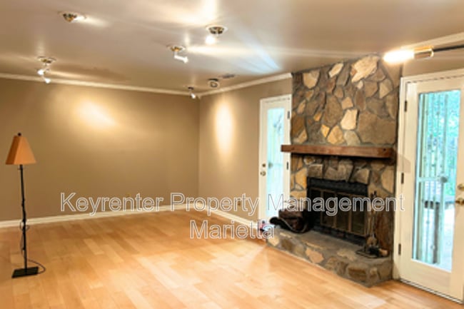 Building Photo - 2654 Stoney Creek Rd SE