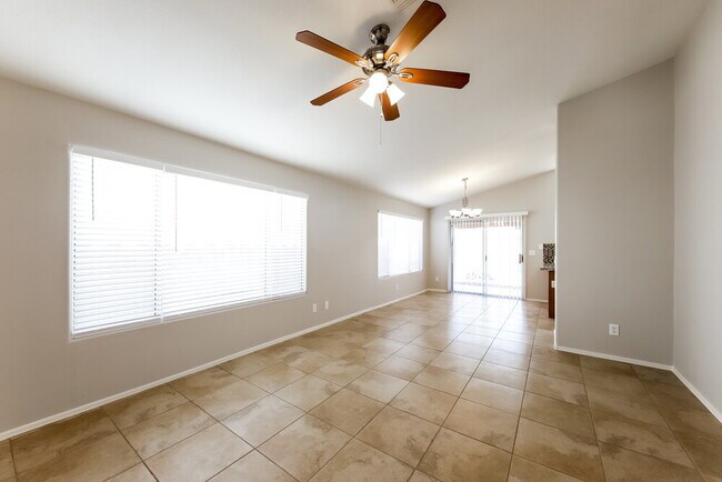 Foto del edificio - 4116 E Coolbrook Ave