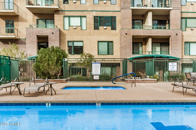 Foto del edificio - 2302 N Central Ave