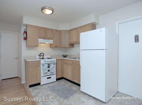 Building Photo - 1528 Elmwood Ave