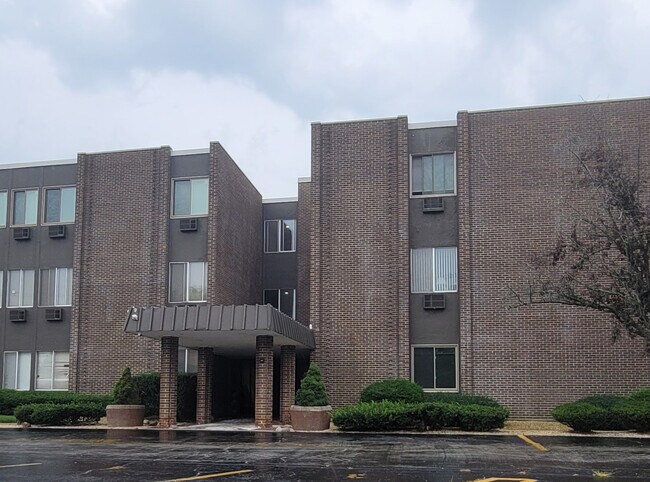 Building Photo - 1117 Leavitt Ave