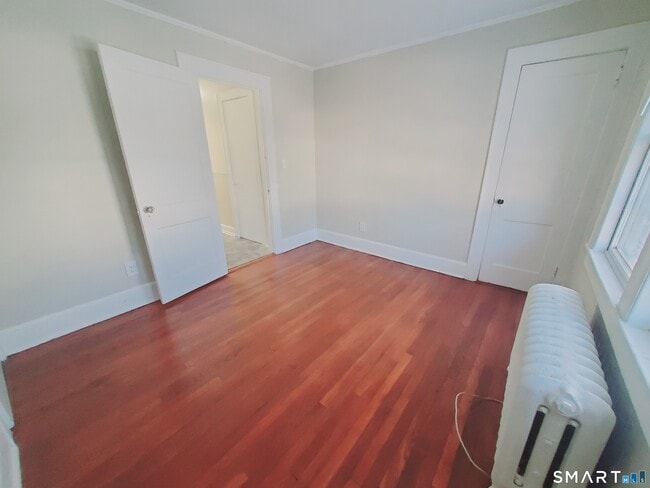 Building Photo - 156 River Rd Ext