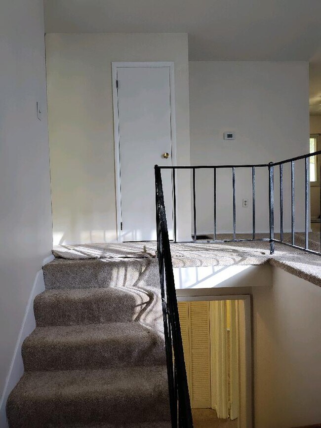 Building Photo - 1132 Bahama Dr