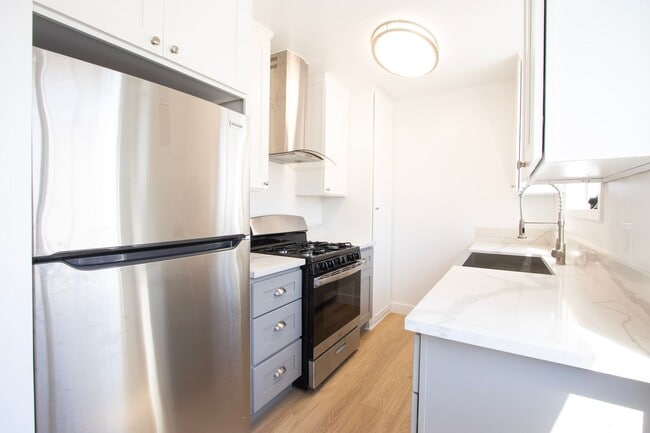 Interior Photo - 4019 Oakwood