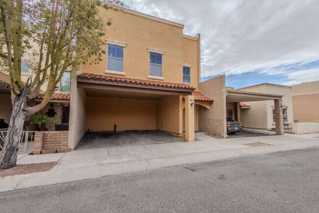 Foto del edificio - Beautiful Santa Rita Townhome in Sahuarita!!