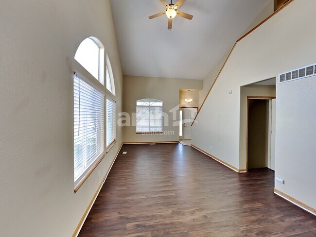 Foto del edificio - 3808 Ironhorse Dr