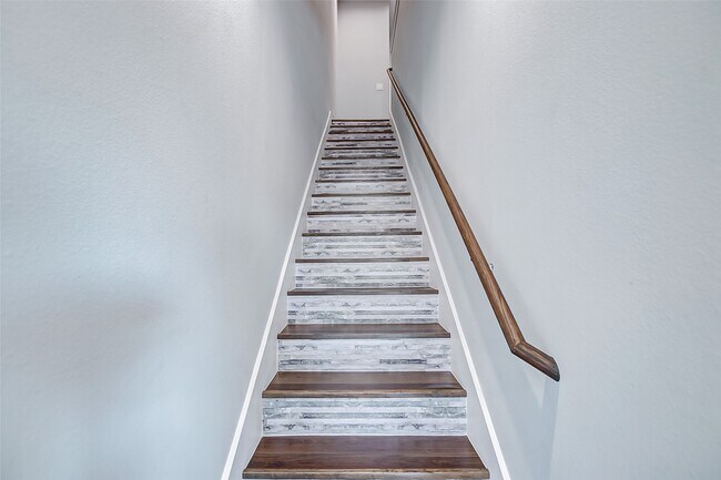 Building Photo - 4915 Paradigm Ln