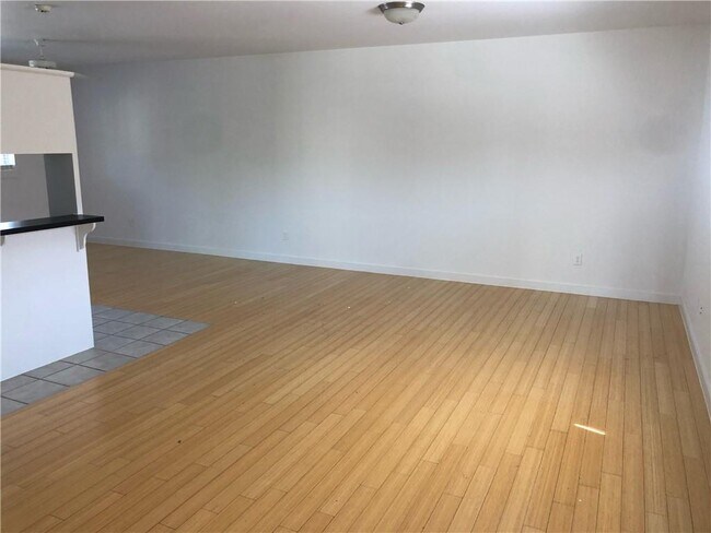 Foto del edificio - 300 SW 6th St