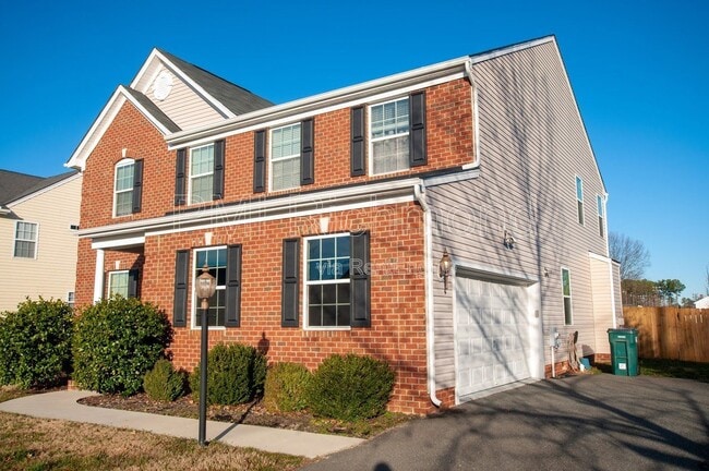Building Photo - 2200 Thomas Kenney Dr