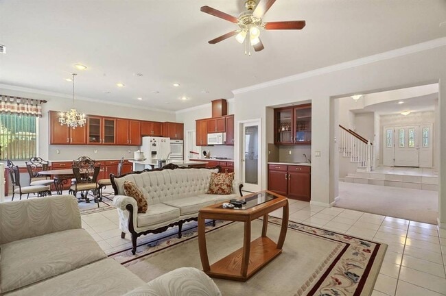 Building Photo - Beautiful home in a charming  neighborhood!!! Easy access to shopping and highways!!