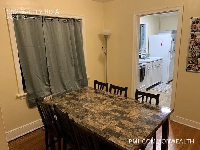 Foto del edificio - 552 Valley Rd