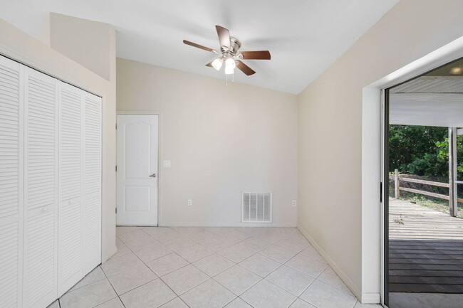 Foto del edificio - Charming 3-Bedroom Home in Fort Myers – An...