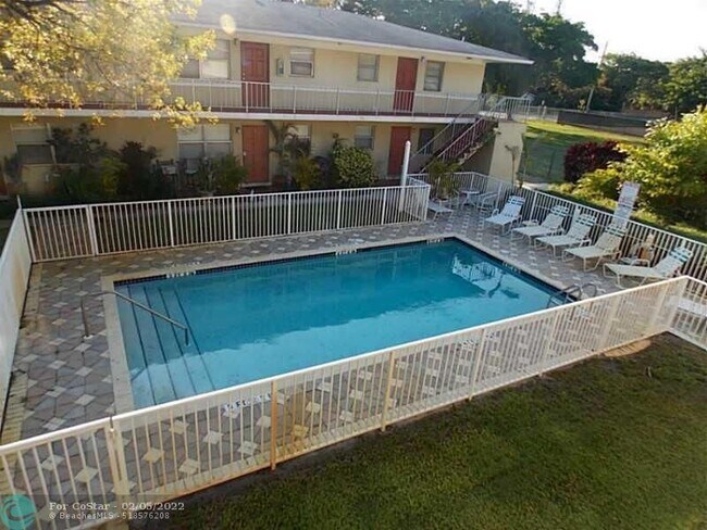 Foto del edificio - 309 NE 16th St