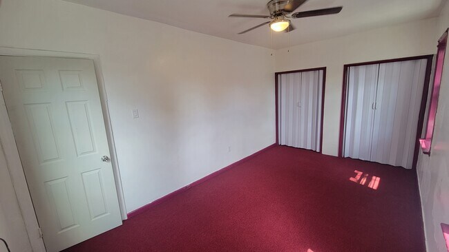 Bedroom 2 - 1428 W Rockland St