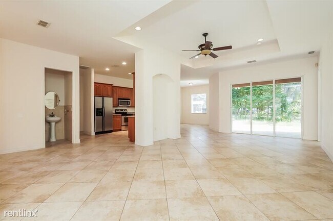 3 br, 3 bath House - 14781 Royal Oak Ct UNIT photo'