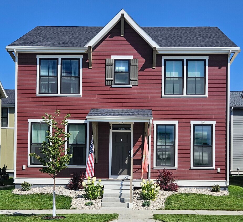 Foto principal - 6133 Farmstead Ave