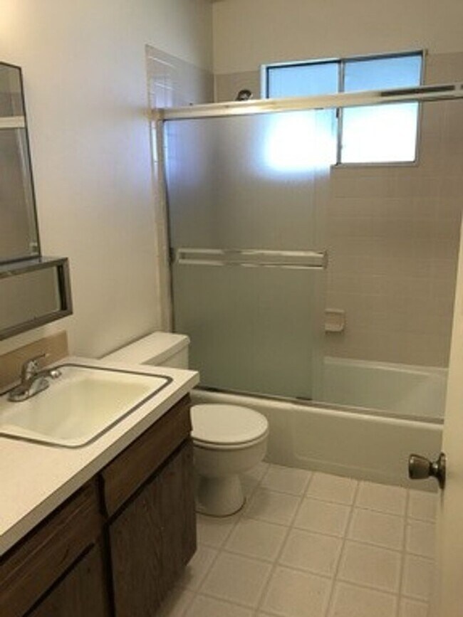 Foto del edificio - 2 Bedroom | 1 Bathroom Available for Rent!