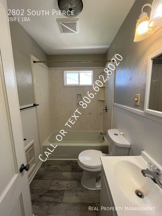 Building Photo - 2 bed 1 bath home with brand new central a...