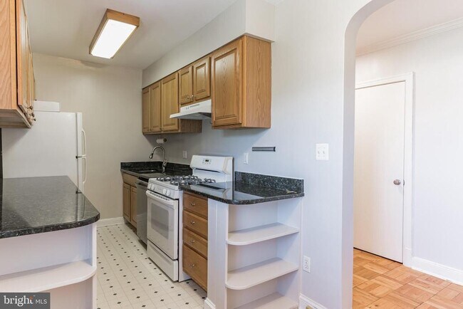 Building Photo - 2802 Devonshire Pl NW