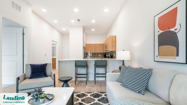 Building Photo - 5256 International Dr