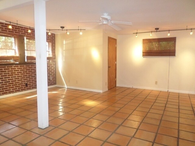 Foto del edificio - 1100 San Luis Rd