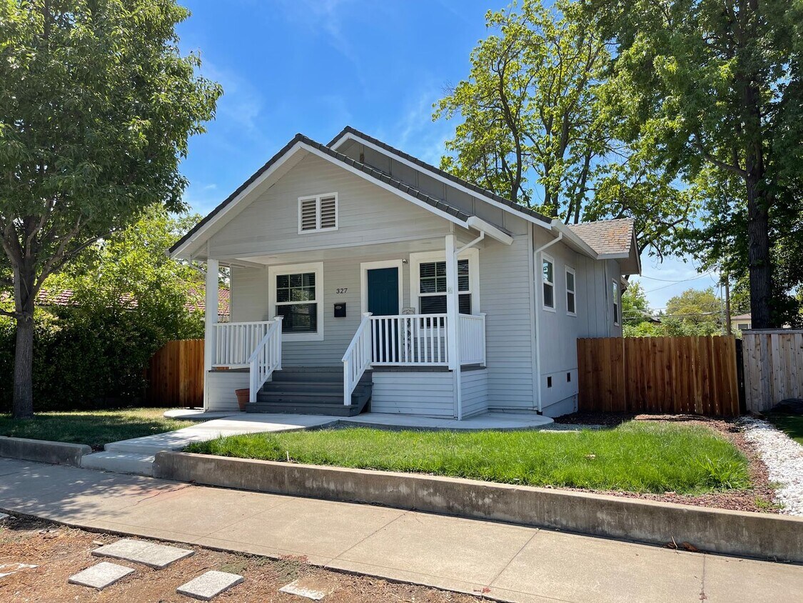 Foto principal - Darling Old Roseville Home - Dog Friendly!