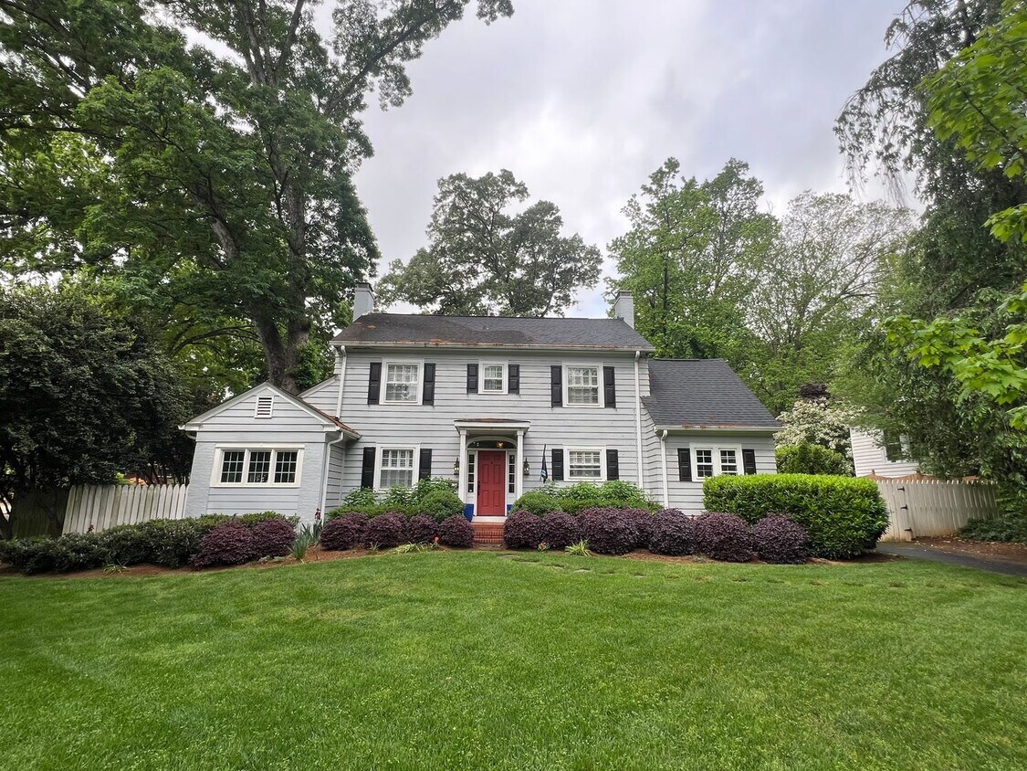 Primary Photo - Gorgous 4 Bed 3.3 Bath house in the Sedgef...