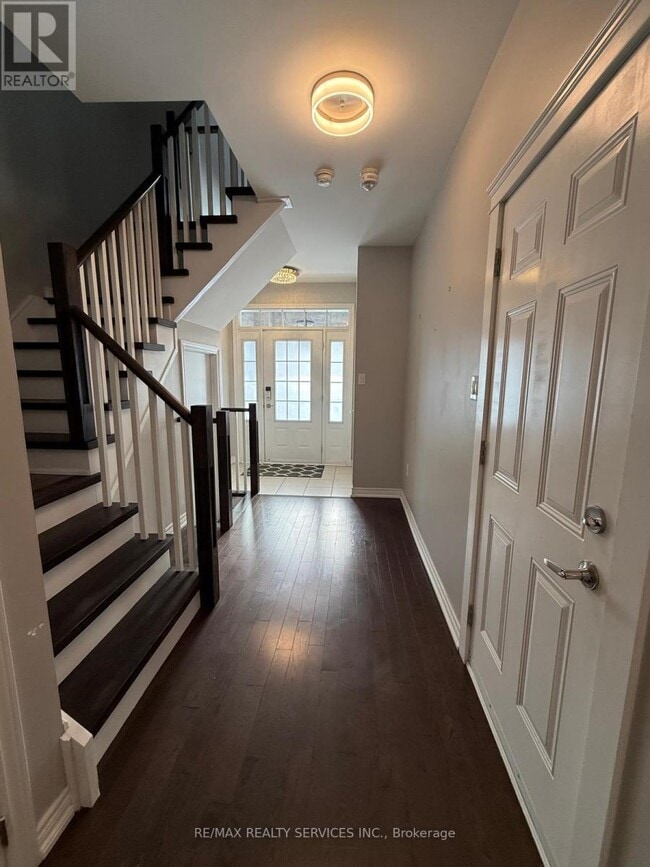 Building Photo - 58 Promenade Dr