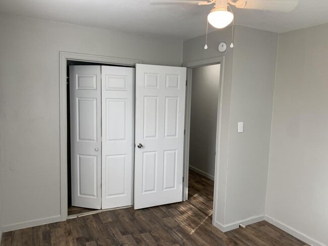 Building Photo - 804 NE 30th St