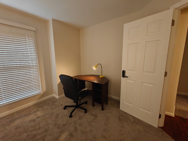 Foto del edificio - 521 N Graham St