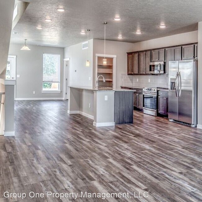 Building Photo - 4 br, 3.5 bath House - 3067 N Network Lane