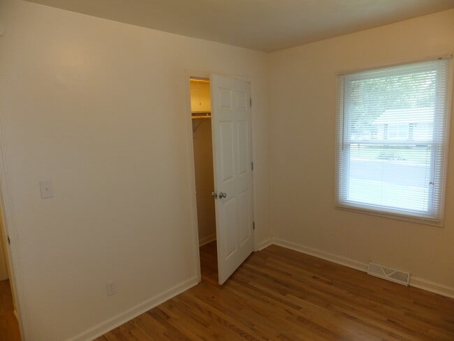 Dormitorio - 2323 E Bearfield Subdivision