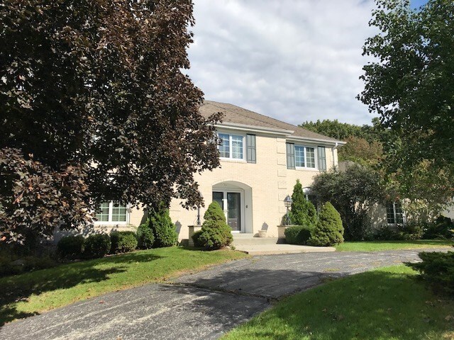 Foto del edificio - 15150 Hidden Glen Ct