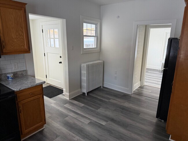 Building Photo - 236 Glenmont Rd