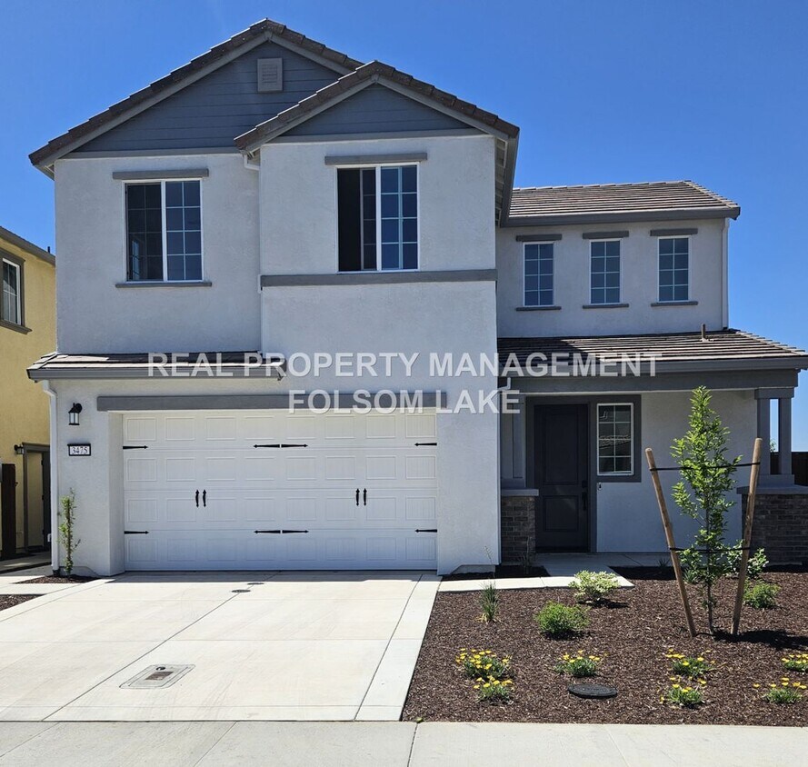 Primary Photo - New 3 Bedroom 2.5 bath corner lot, split l...