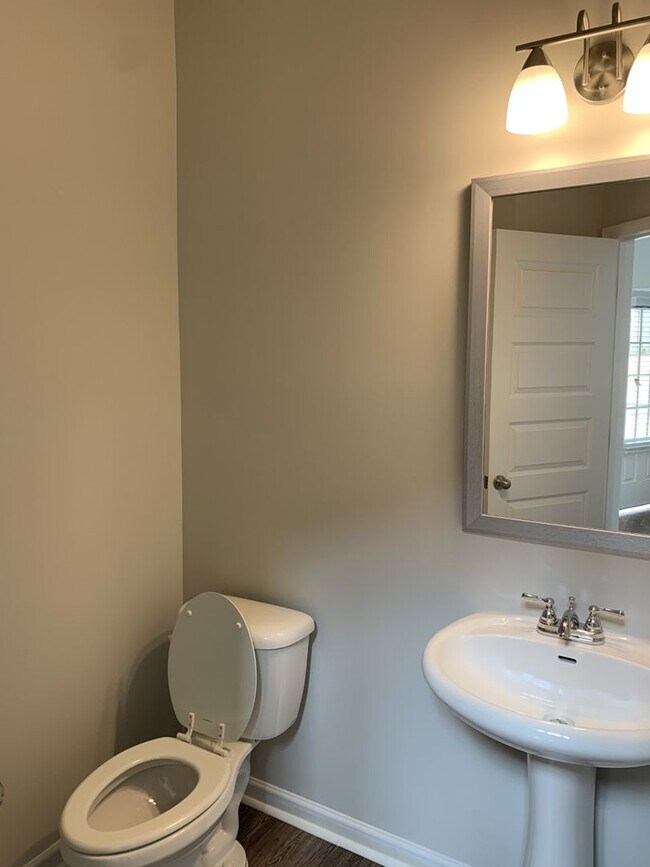 Building Photo - 4BR Single Family Home in Canton!