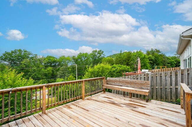 Building Photo - Lovely Townhome in Great Location!