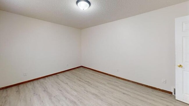 Building Photo - 329 W Indiana Ave