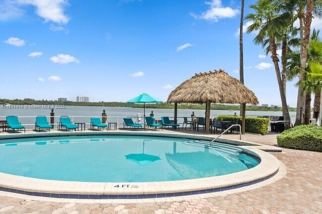 Foto del edificio - 10350 W Bay Harbor Dr