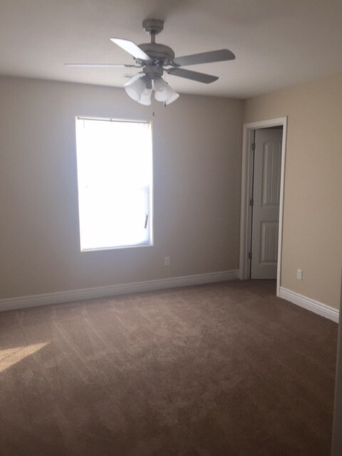 Foto del edificio - Coming Soon! 2 bdrm, 2 bath, 1 car garage!...