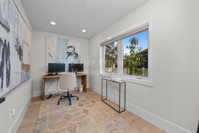 Building Photo - BRAND-NEW, FULLY-FURNISHED Luxury 3 bd / 3 ba Townhome in Coastal Carlsbad