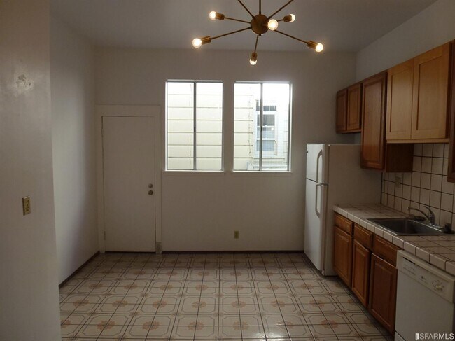 Building Photo - 489 Guerrero St