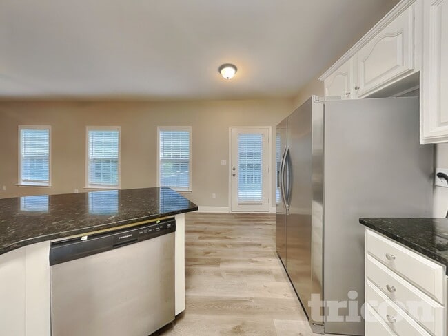 Foto del edificio - 461 Kimball Loop