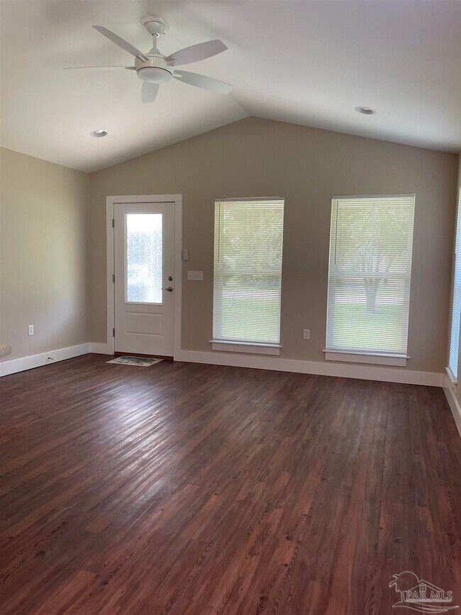 Building Photo - 6766 Ravine St